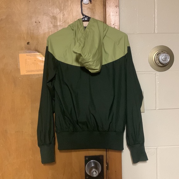 Nike Windbreaker/Rain coat - Picture 2 of 4